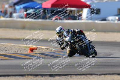 media/Dec-18-2022-SoCal Trackdays (Sun) [[8099a50955]]/Turn 2 (950am)/